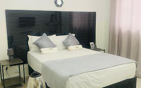 40 40 Accommodation