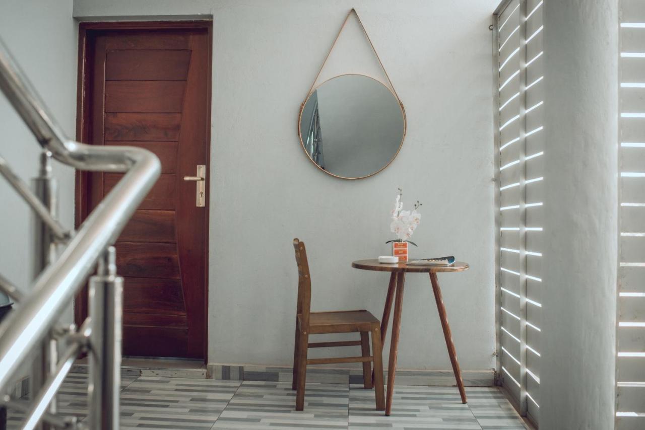 40 40 Accommodation Matola Exterior foto