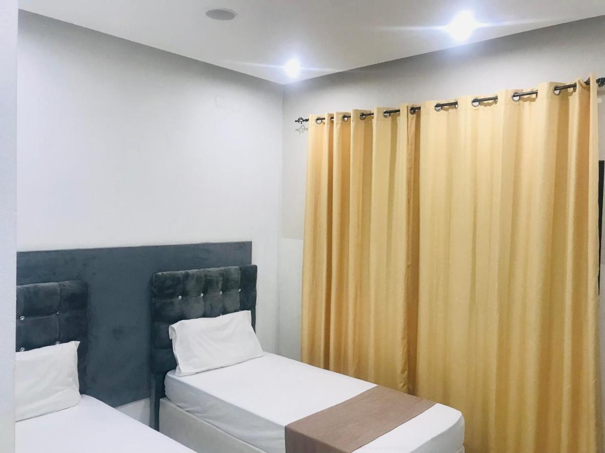 40 40 Accommodation Matola Exterior foto
